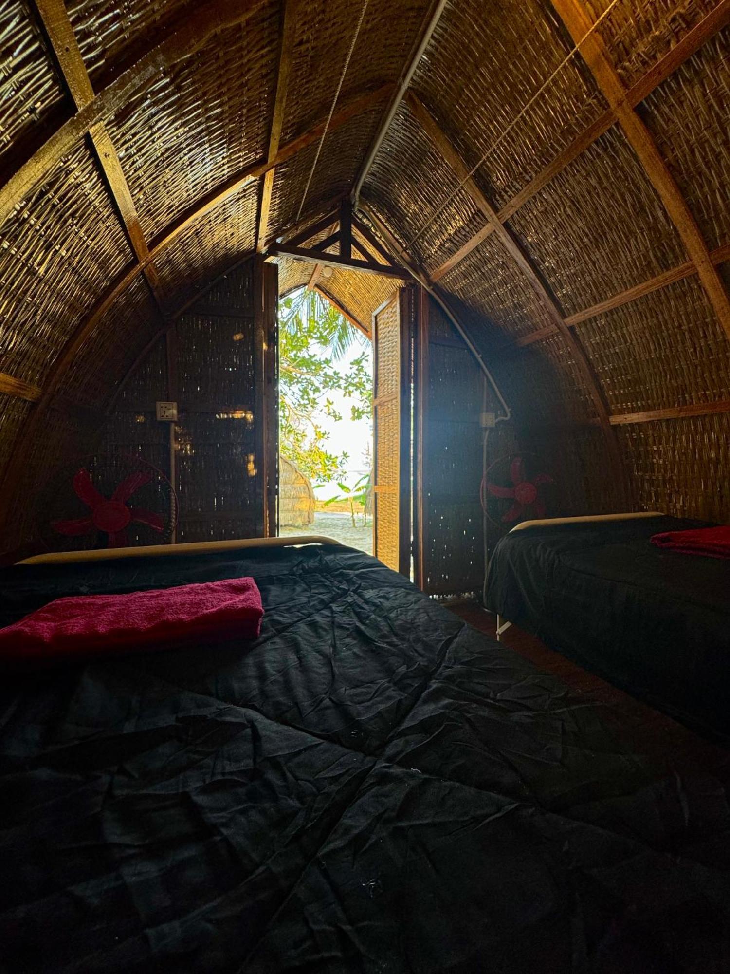 Rafikis Retreat Hostel Derm Tkov Village Buitenkant foto
