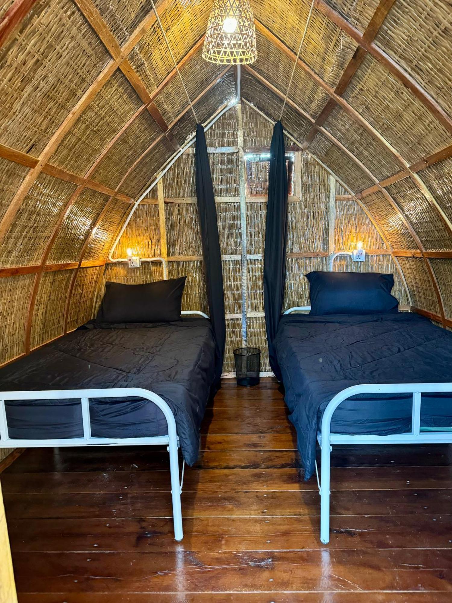 Rafikis Retreat Hostel Derm Tkov Village Buitenkant foto