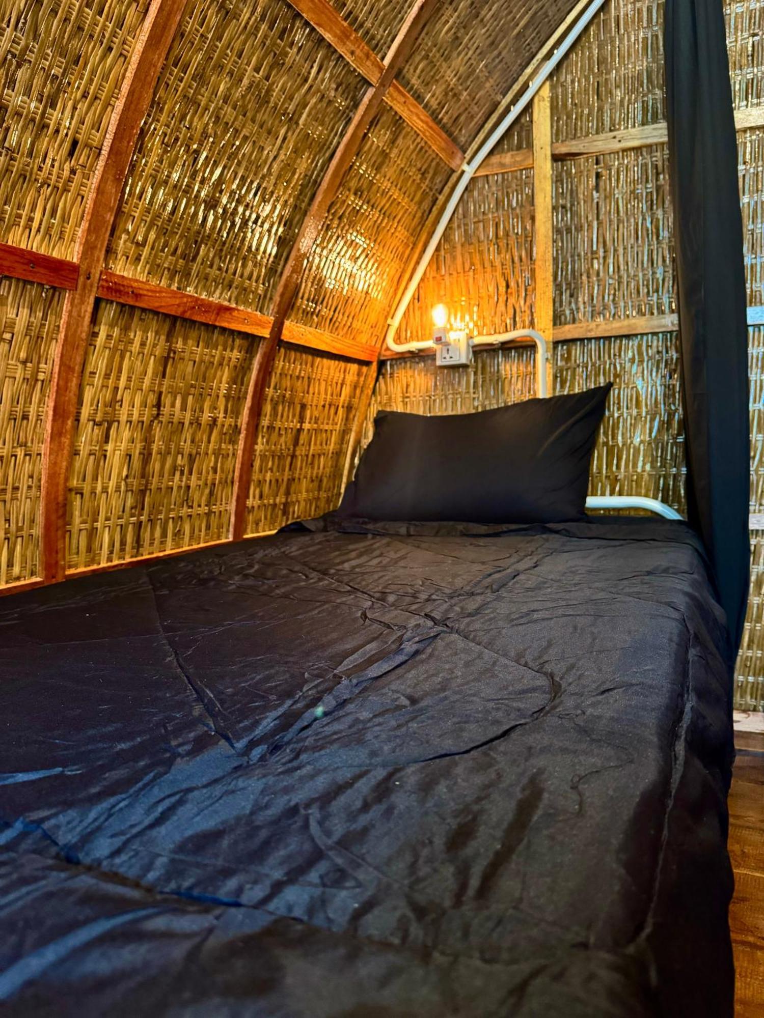Rafikis Retreat Hostel Derm Tkov Village Buitenkant foto
