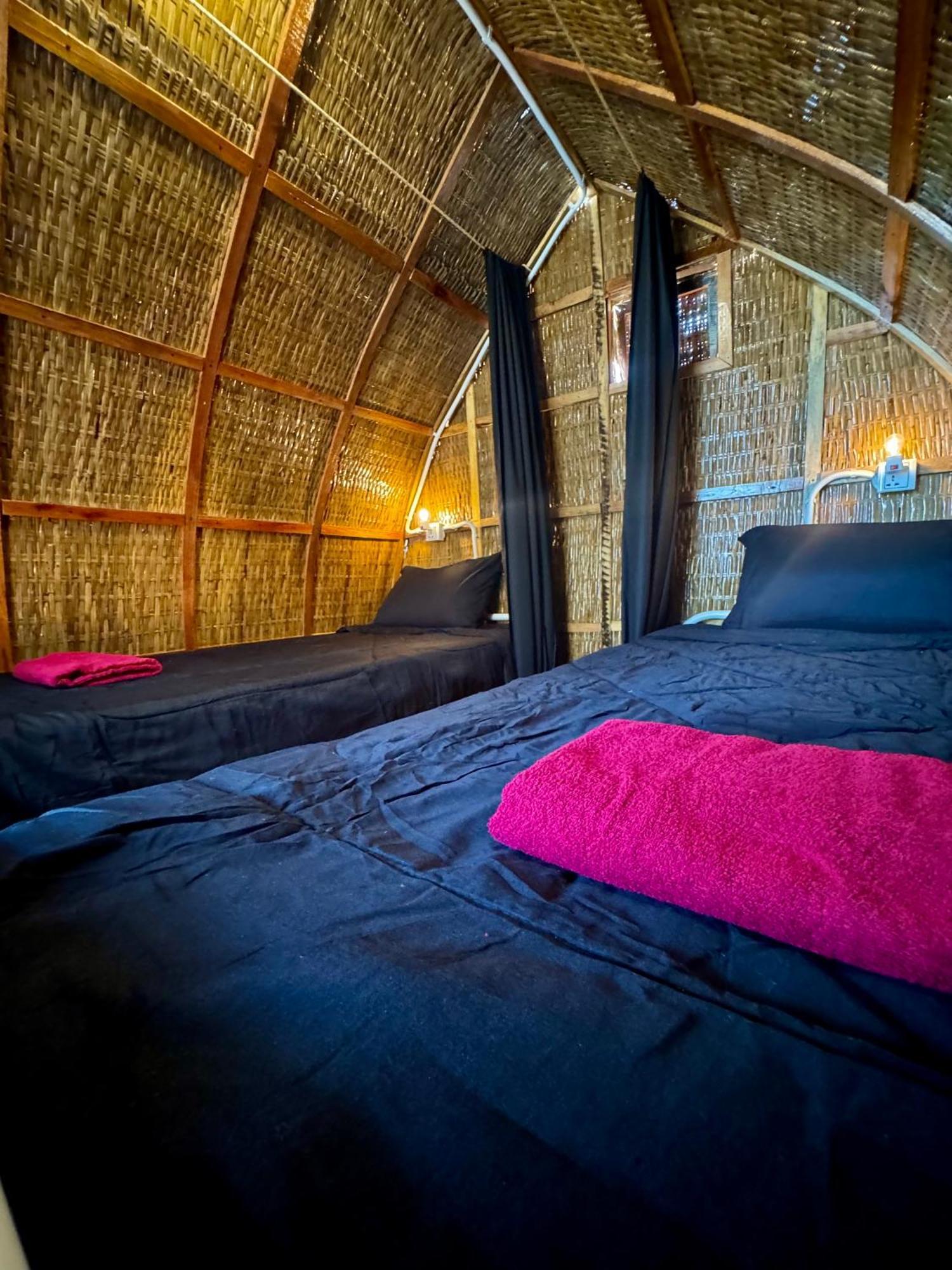Rafikis Retreat Hostel Derm Tkov Village Buitenkant foto