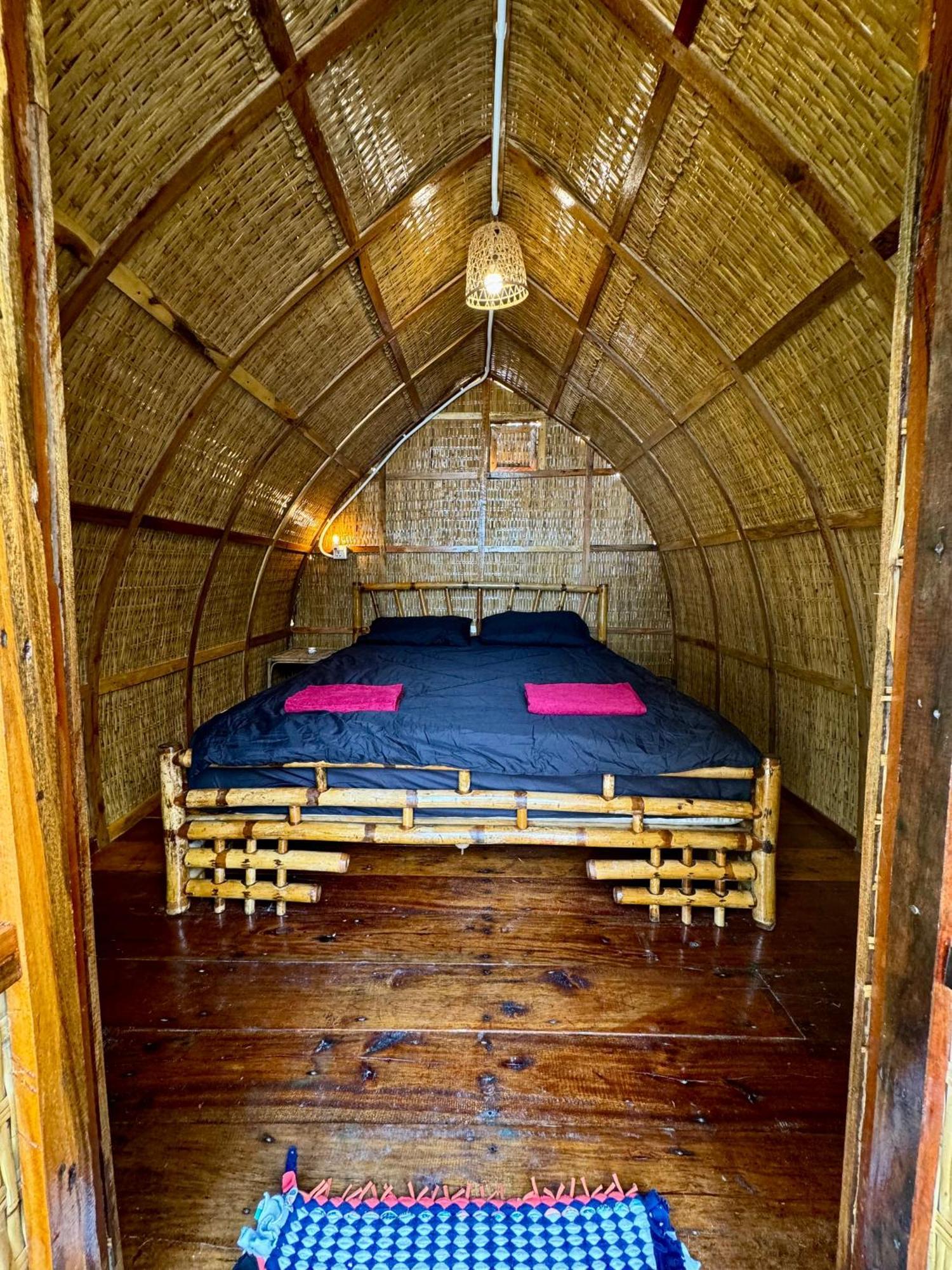 Rafikis Retreat Hostel Derm Tkov Village Buitenkant foto